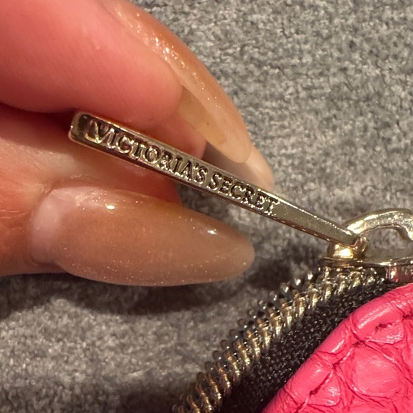 Victoria's Secret - NWOT Pink Slim Wristlet Wallet with Black Tassel - Picture 8 of 17